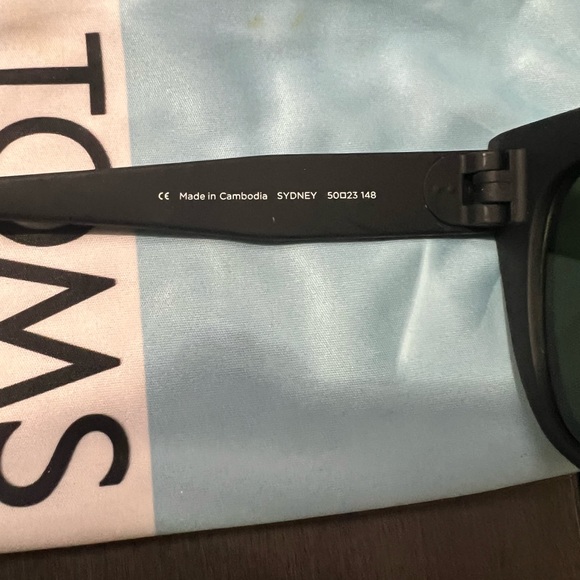 Tom Sunglasses with cloth dust bag - Picture 5 of 8